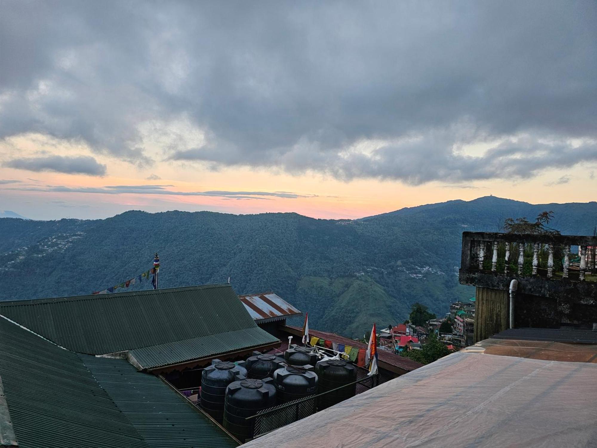 Hotel Golden Orchid Νταρτζίλινγκ Εξωτερικό φωτογραφία